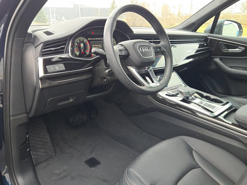 Used 2025 Audi Q7 3.0T Premium Plus AWD/4WD image 21