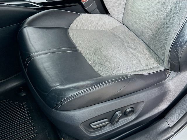 Used 2019 Toyota Corolla XSE FWD image 9