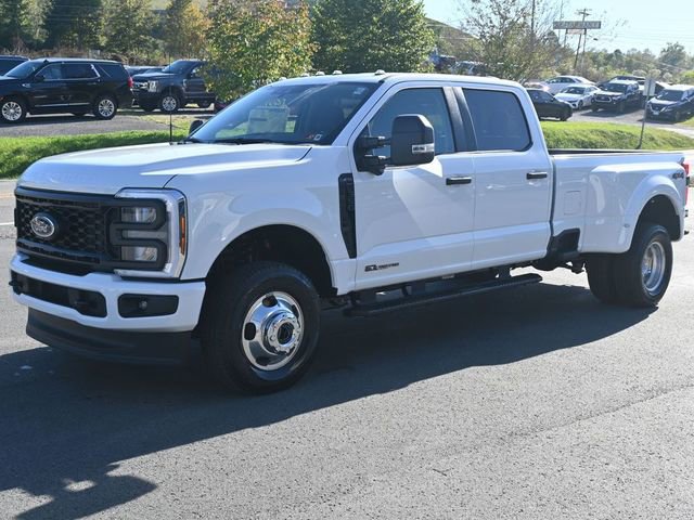 New 2026 Ford F350 XL image 2