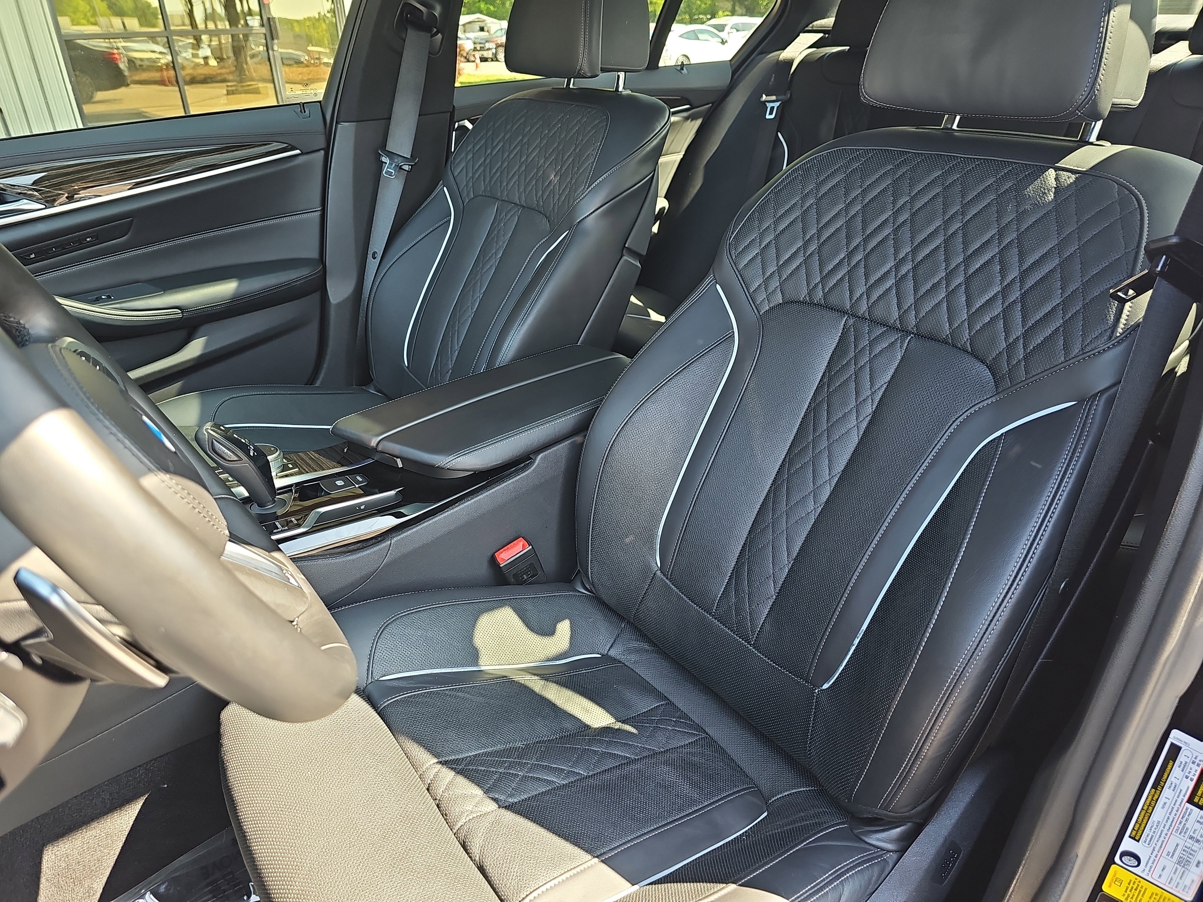 Used 2018 BMW M550i xDrive w/ Driving Assistance Package image 16