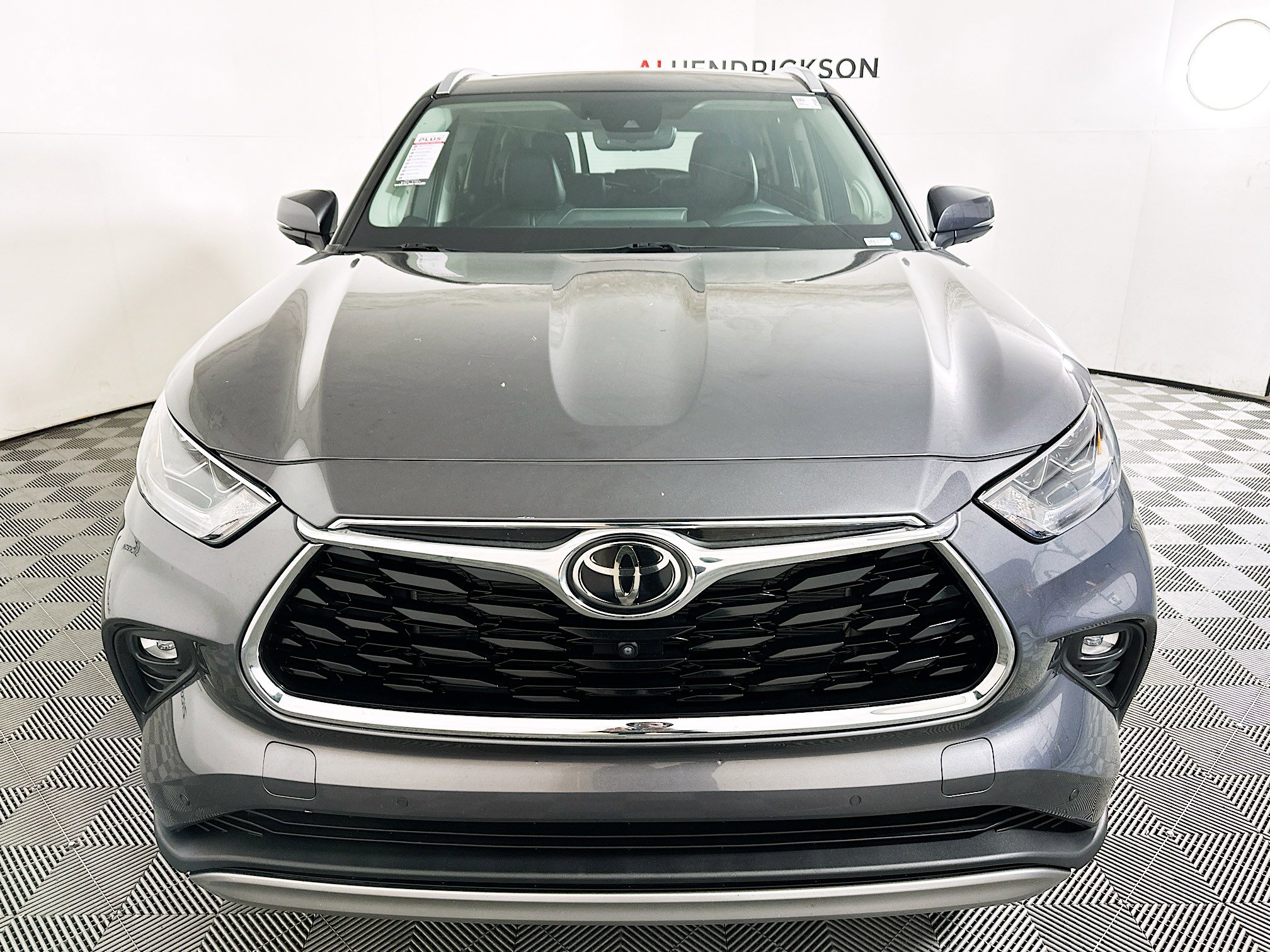 Used 2022 Toyota Highlander Platinum image 8