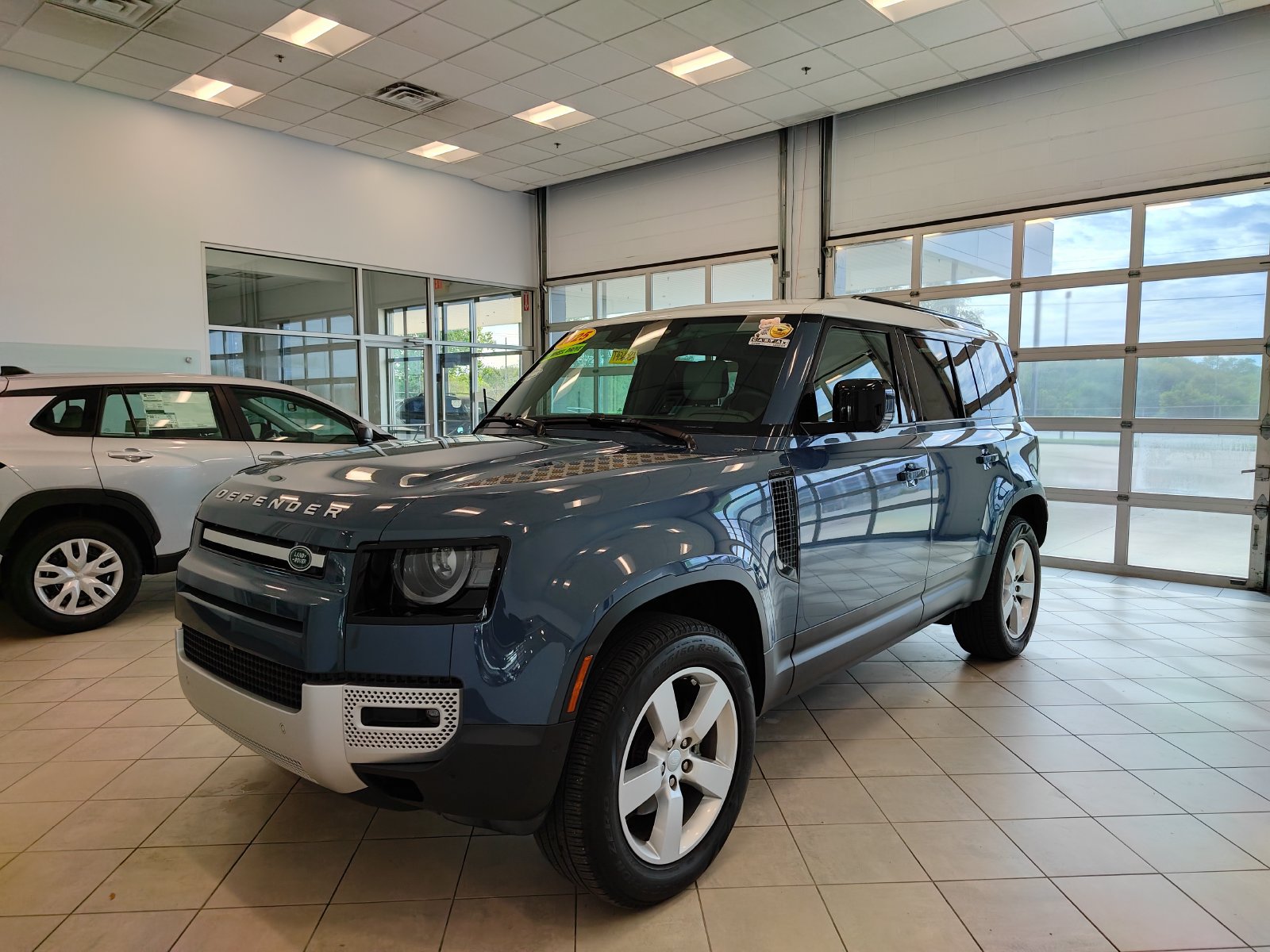 Used 2025 Land Rover Defender 110 S AWD/4WD image 6