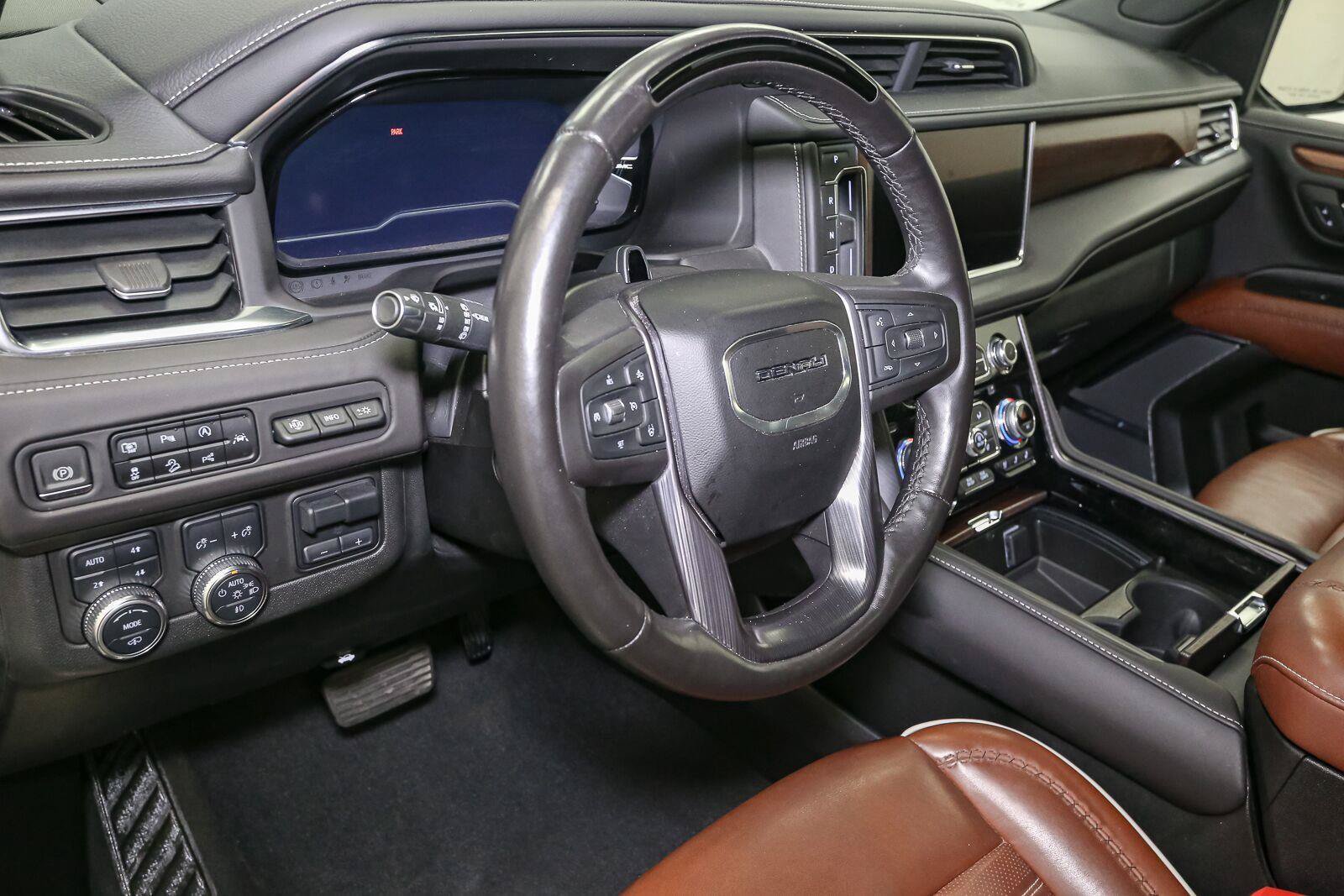 Used 2023 GMC Yukon Denali Ultimate AWD/4WD image 29