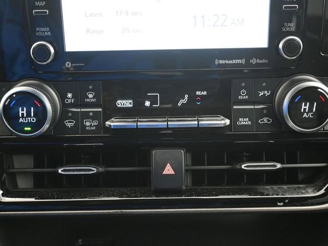 Used 2022 Toyota Highlander XLE image 19