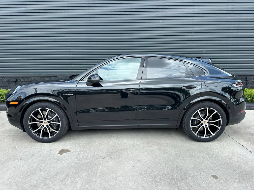 Used 2026 Porsche Cayenne E-Hybrid Coupe AWD/4WD image 2