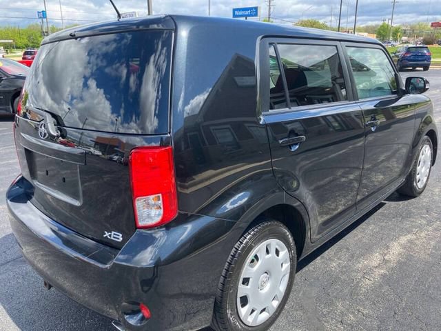 Used 2012 Scion xB FWD image 3
