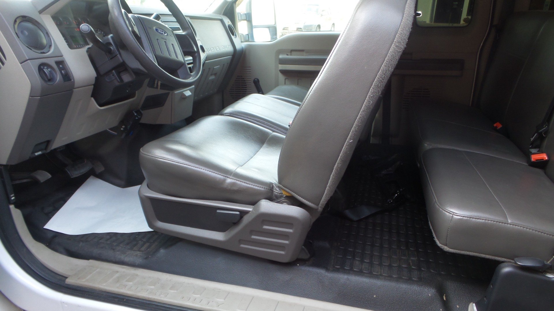 Used 2010 Ford F250 XL RWD image 32