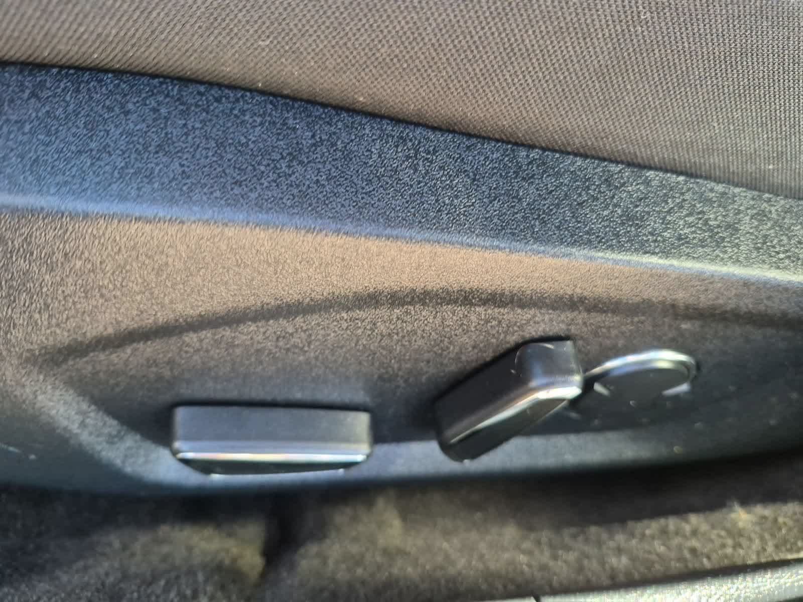 Used 2019 Ford Fusion SE FWD image 17