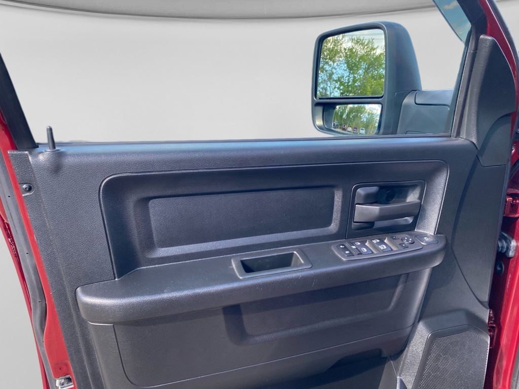 Used 2023 RAM 2500 Tradesman w/ Chrome Appearance Group AWD/4WD image 11