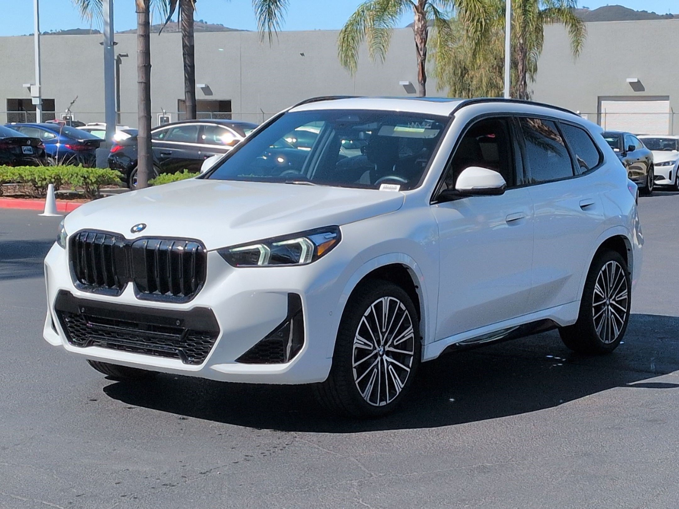 Certified 2025 BMW X1 xDrive28i w/ M Sport Package AWD/4WD image 5