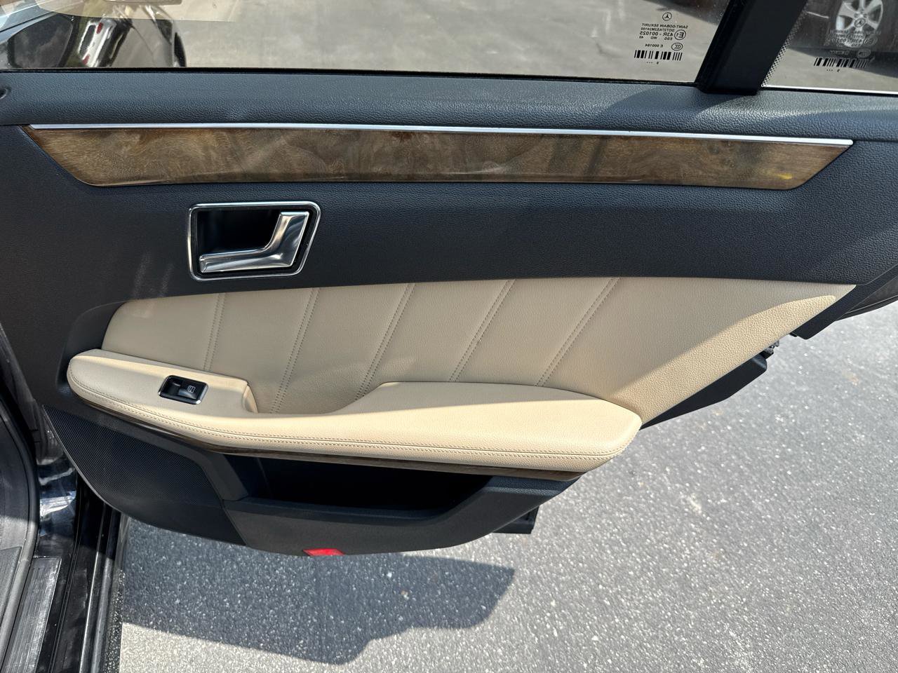 Used 2010 Mercedes-Benz E 350 4MATIC Sedan image 23
