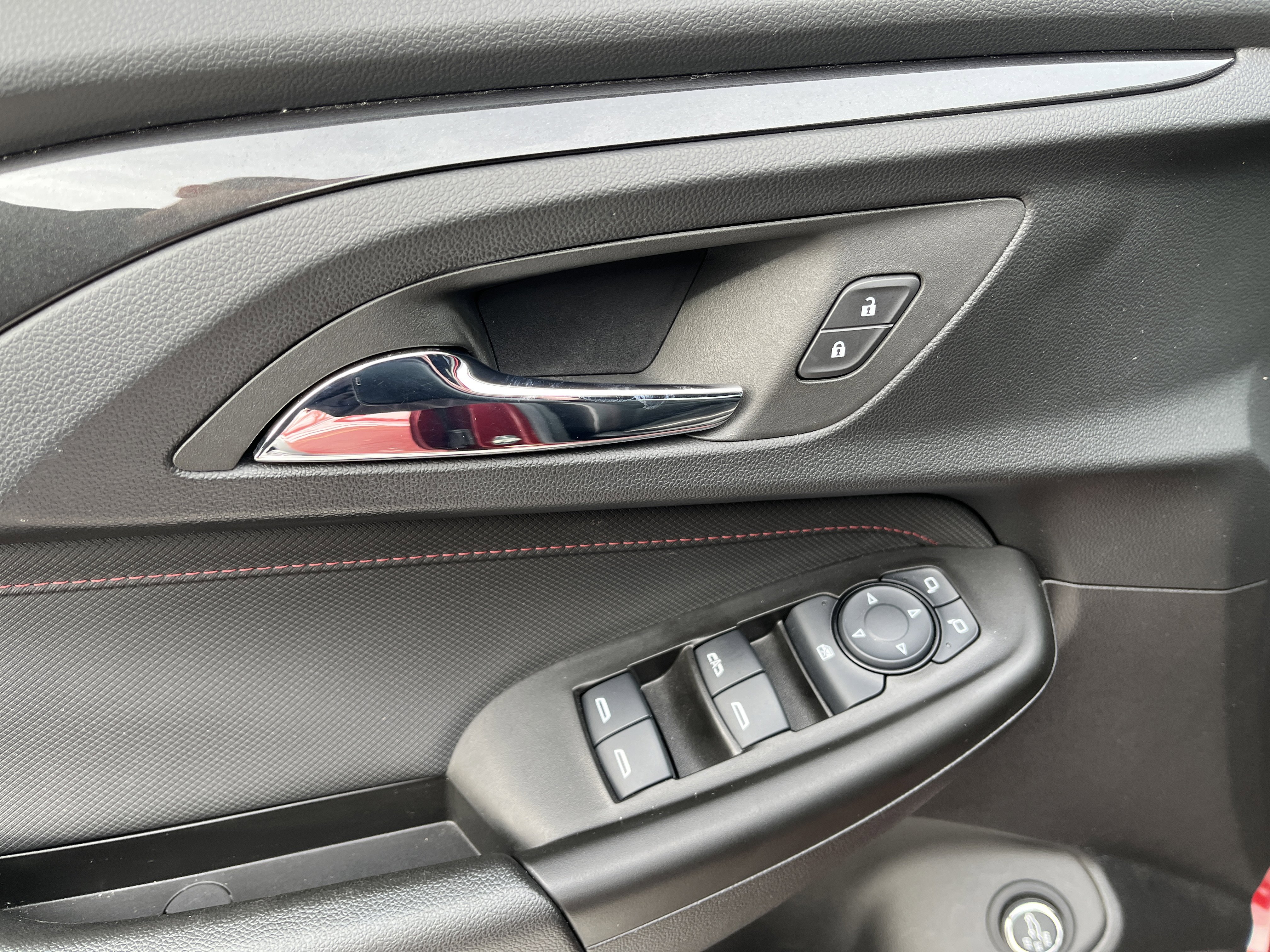 Used 2023 Chevrolet TrailBlazer RS w/ Sun and Liftgate Package image 12