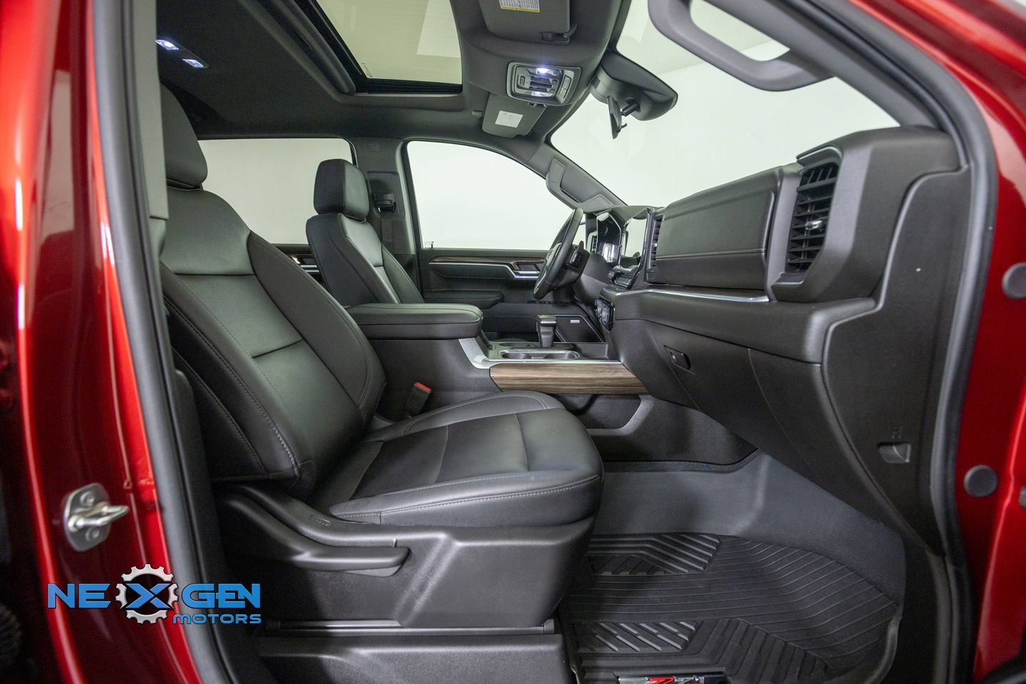 Used 2025 Chevrolet Silverado 1500 RST w/ RST All Star Premium Package AWD/4WD image 43