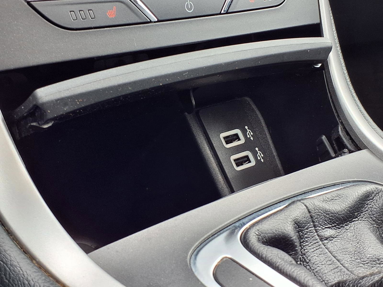 Used 2018 Ford Edge SEL w/ Equipment Group 201A AWD/4WD image 16