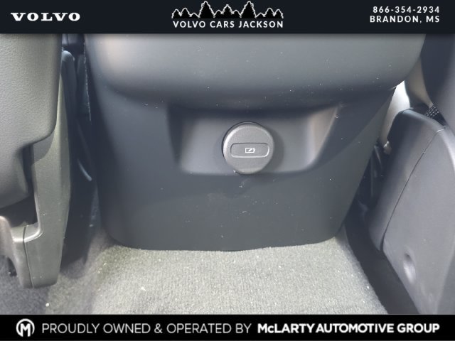 New 2026 Volvo XC60 B5 Plus w/ Protection Package Premier AWD/4WD image 16