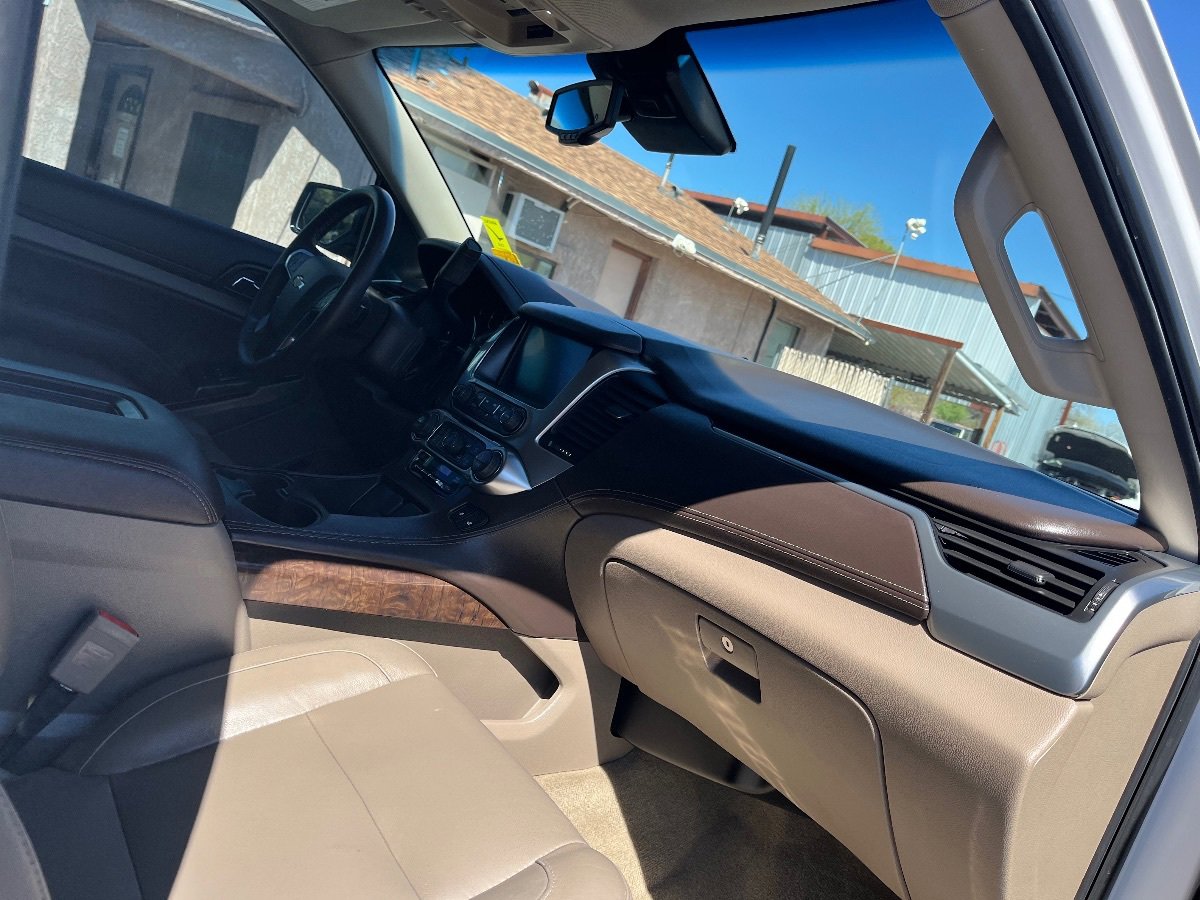 Used 2019 Chevrolet Suburban LT RWD image 38