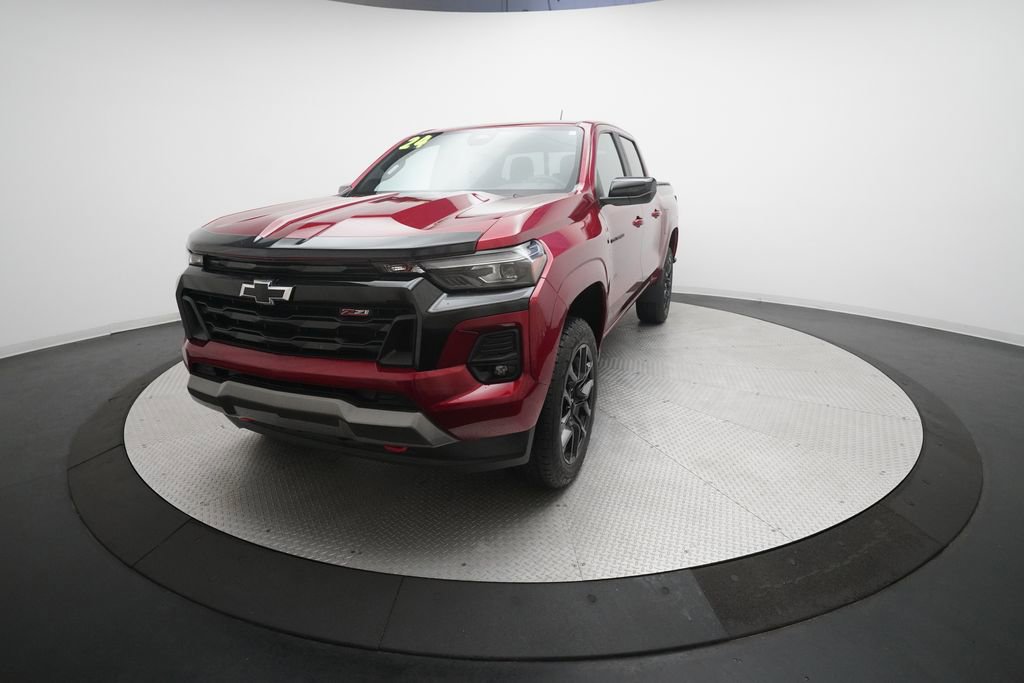 Certified 2024 Chevrolet Colorado Z71 w/ LPO, Dark Essentials Package image 12