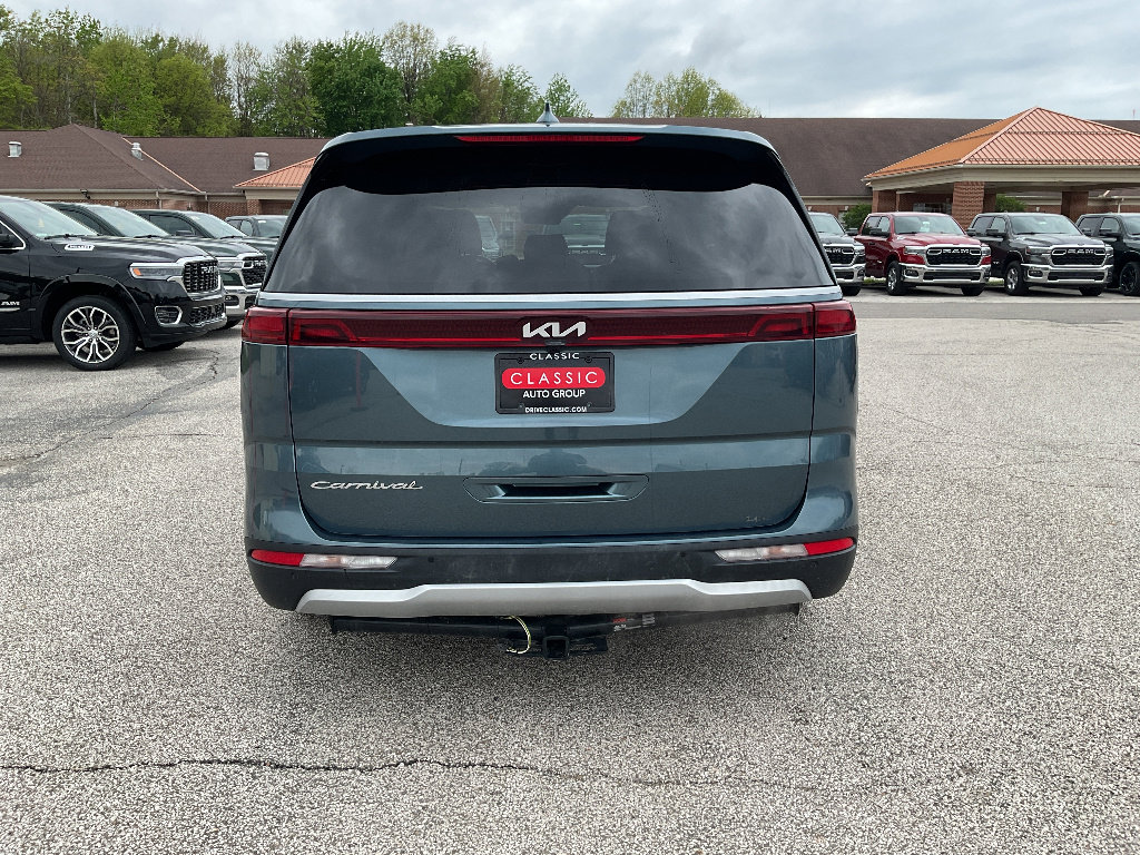 Used 2022 Kia Carnival EX FWD image 6
