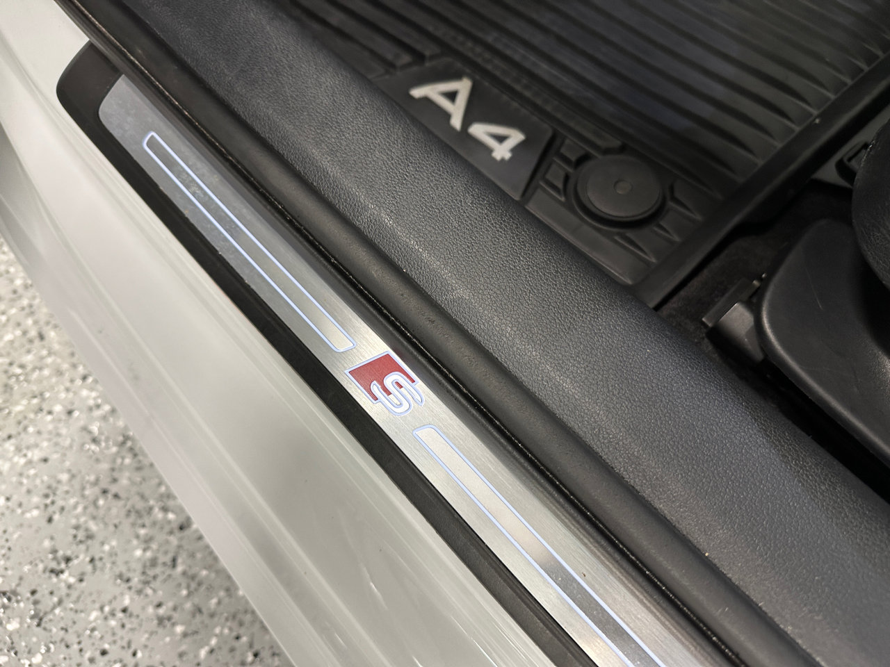 Used 2018 Audi A4 2.0T Ultra Premium w/ Convenience Package image 18