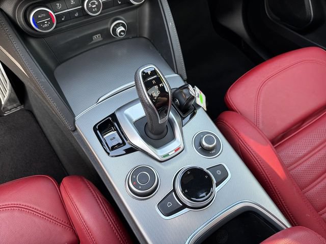Used 2023 Alfa Romeo Stelvio Veloce AWD/4WD image 22