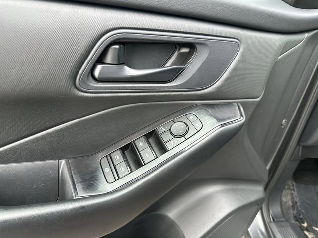 Used 2024 Nissan Rogue S AWD/4WD image 17