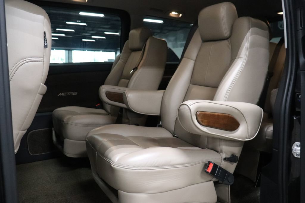 Used 2018 Mercedes-Benz Metris Passenger image 19