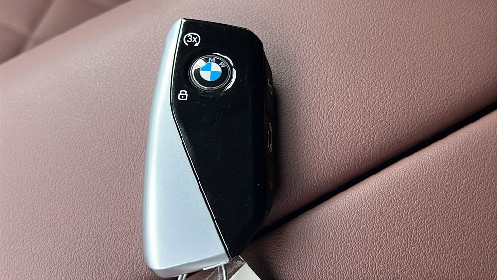 Certified 2025 BMW X7 xDrive40i w/ Premium Package AWD/4WD image 28