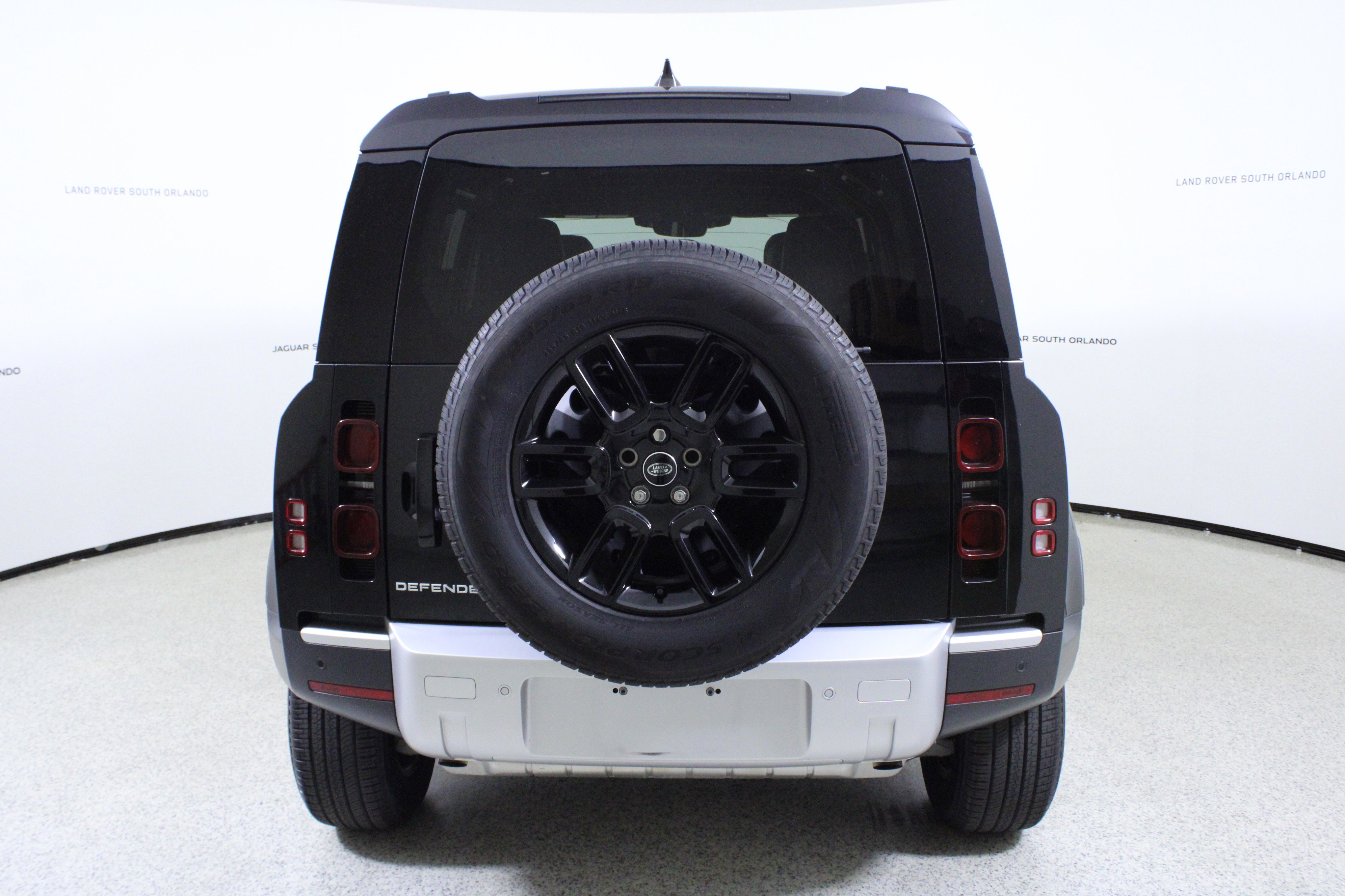 Used 2024 Land Rover Defender 110 S image 6