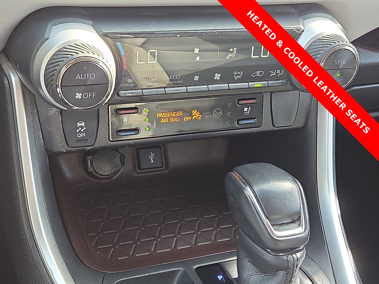 Used 2020 Toyota RAV4 Limited image 19