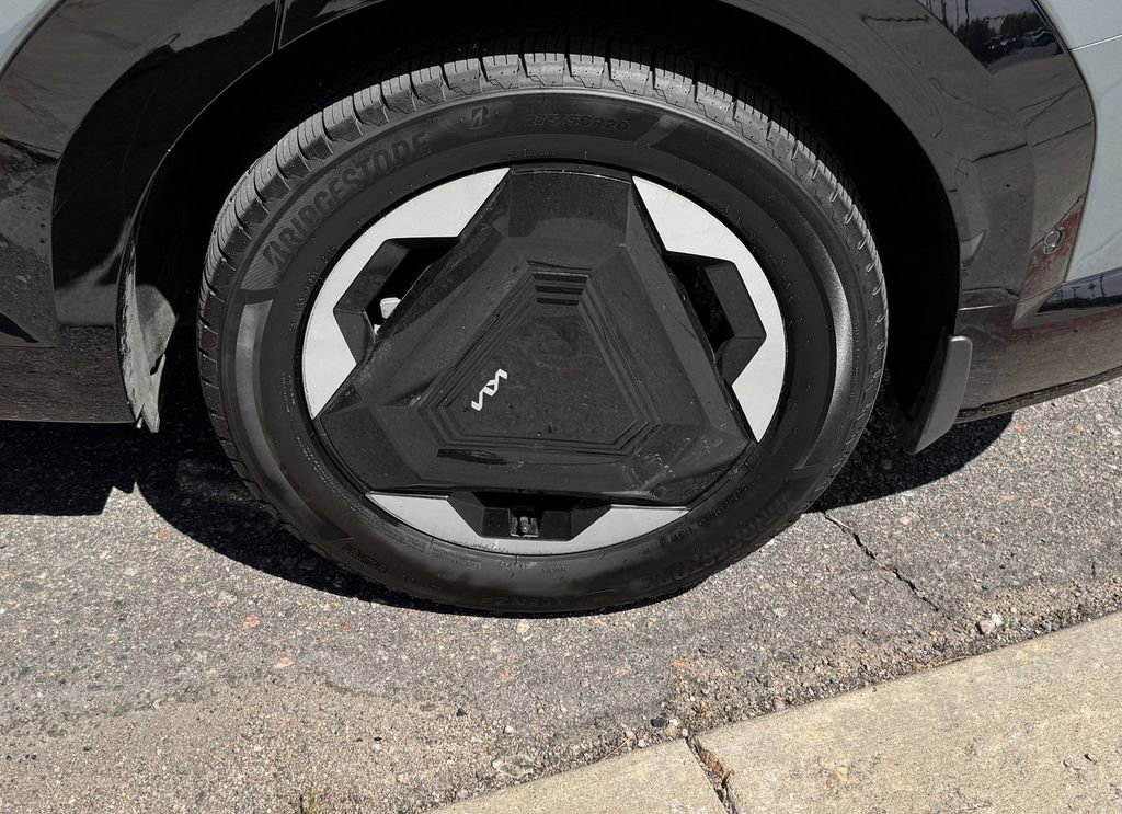 Used 2024 Kia EV9 Land AWD/4WD image 12