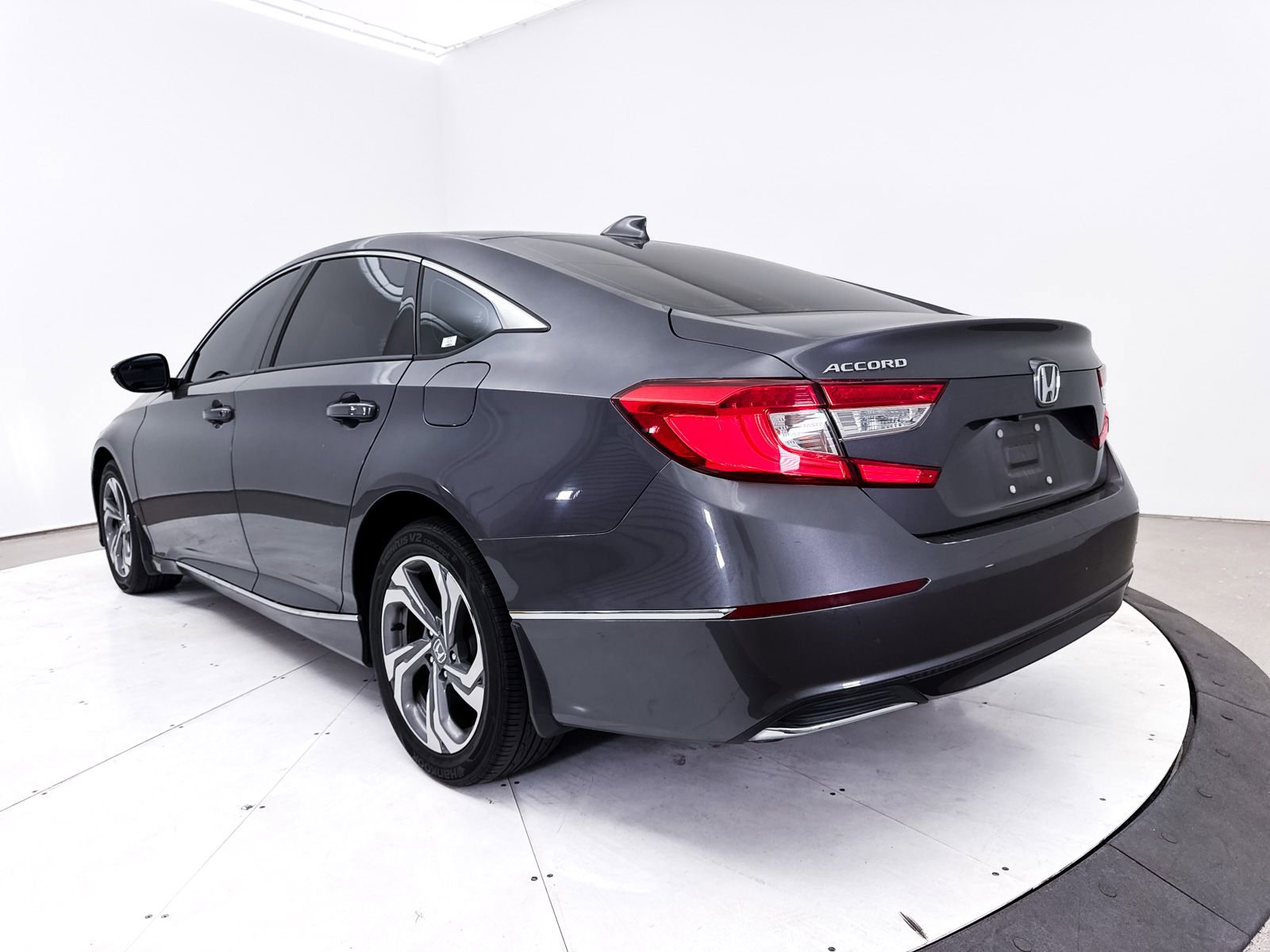 Used 2018 Honda Accord EX-L image 13