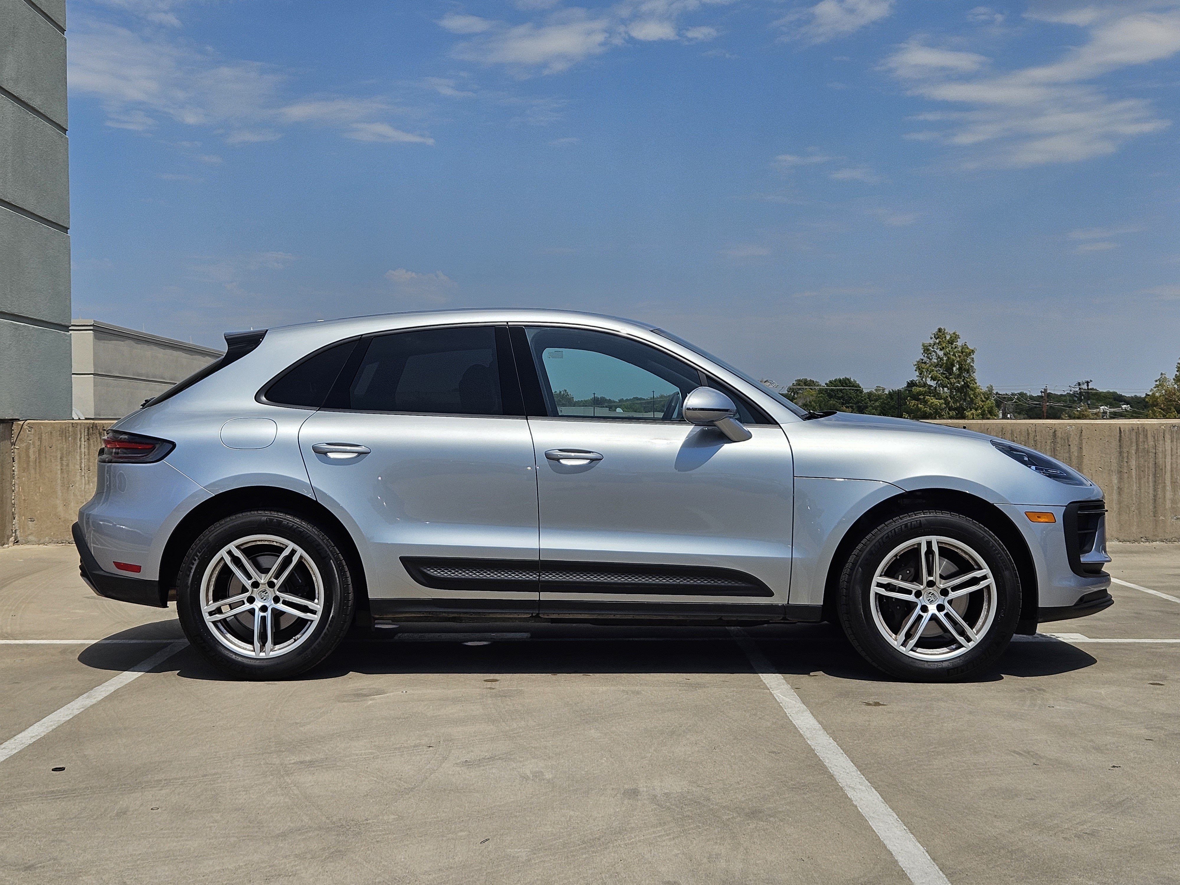 Certified 2026 Porsche Macan AWD/4WD image 9