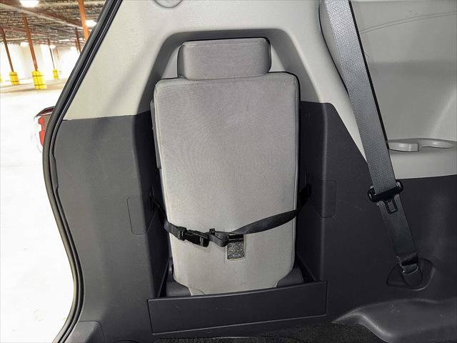 Certified 2022 Toyota Sienna LE FWD image 26