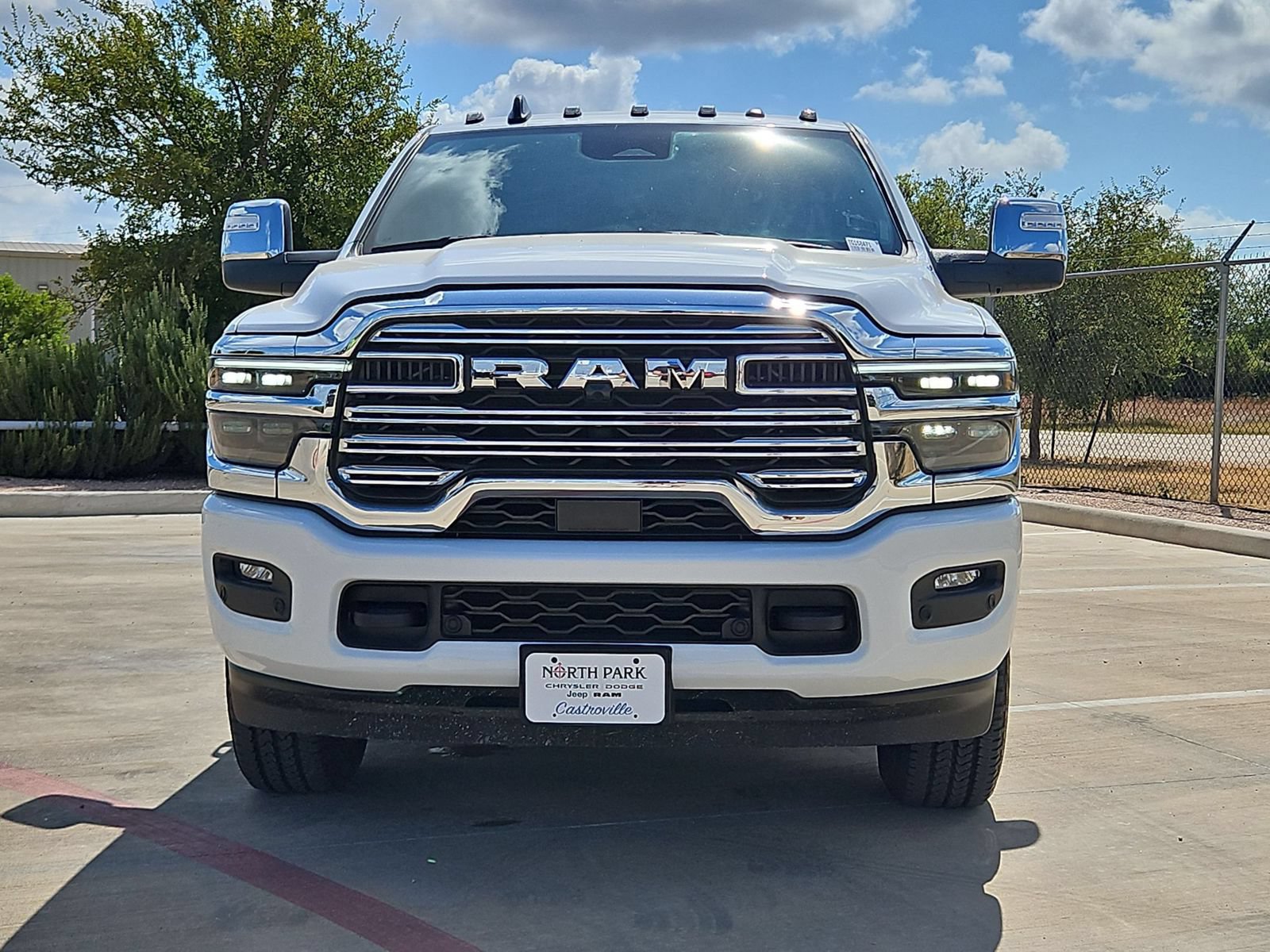 Used 2026 RAM 2500 Laramie AWD/4WD image 8