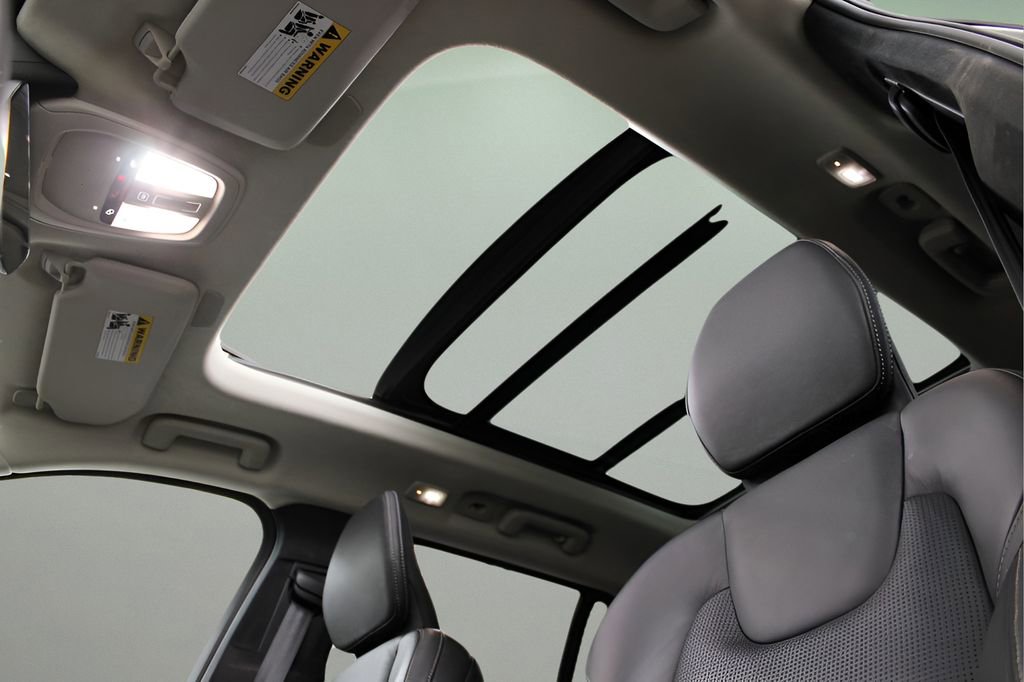 Used 2023 Volvo XC90 B6 Ultimate w/ Lounge Package image 28