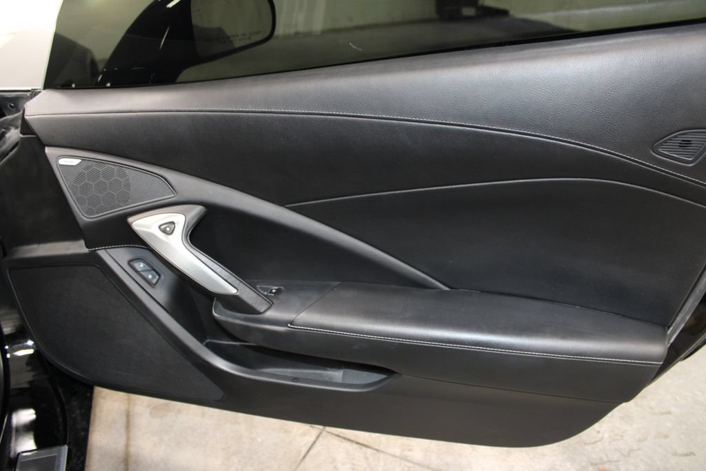 Used 2016 Chevrolet Corvette Stingray Coupe w/ Carbon Flash Badge Package RWD image 26