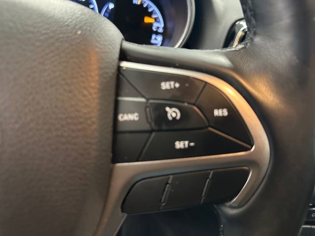 Used 2019 Jeep Grand Cherokee Limited image 32