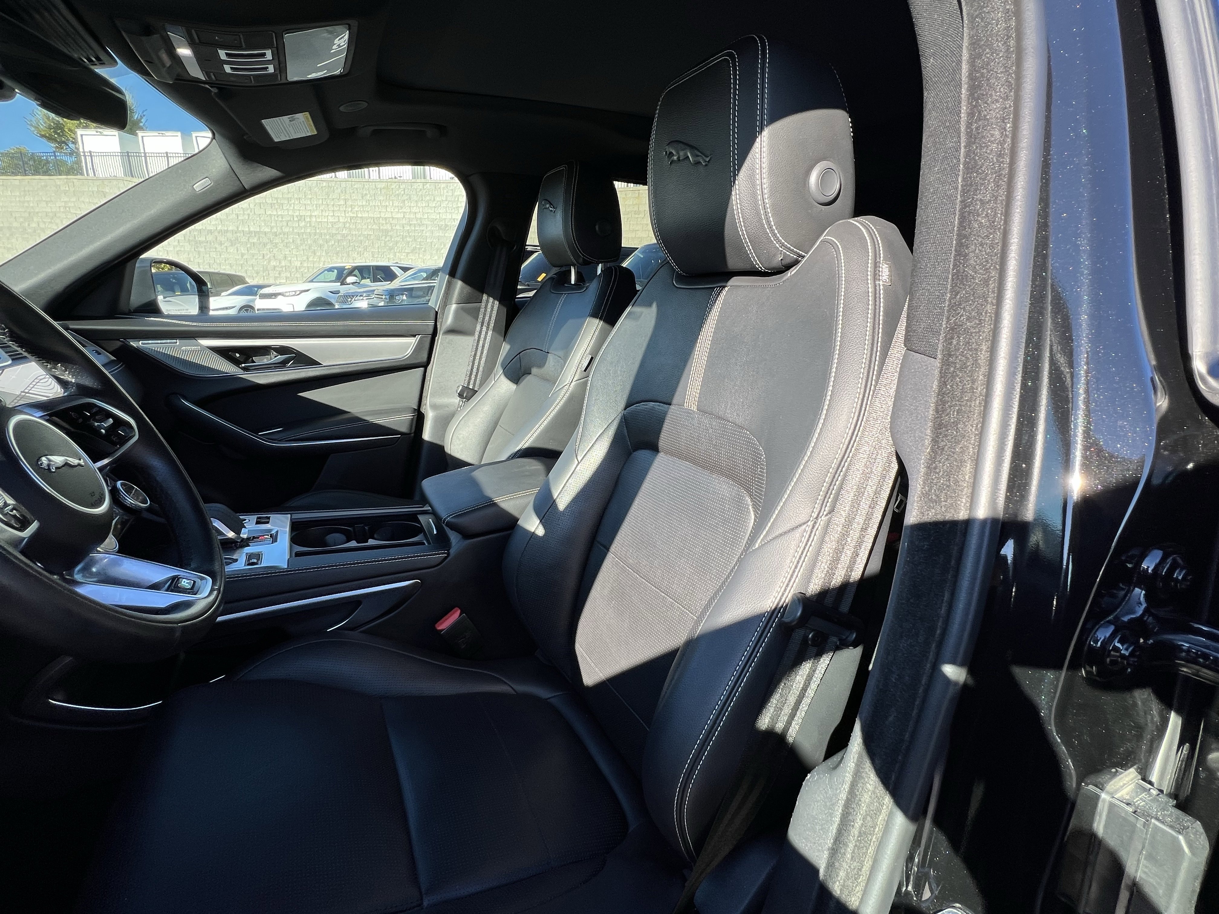 Certified 2022 Jaguar F-PACE R-Dynamic S image 16