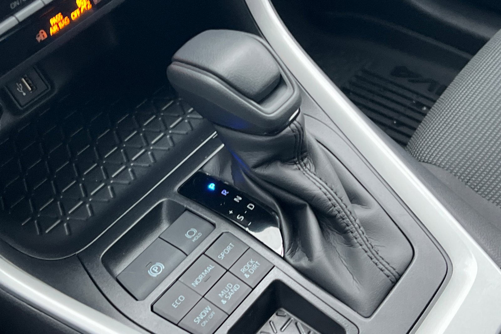 New 2025 Toyota RAV4 LE image 18