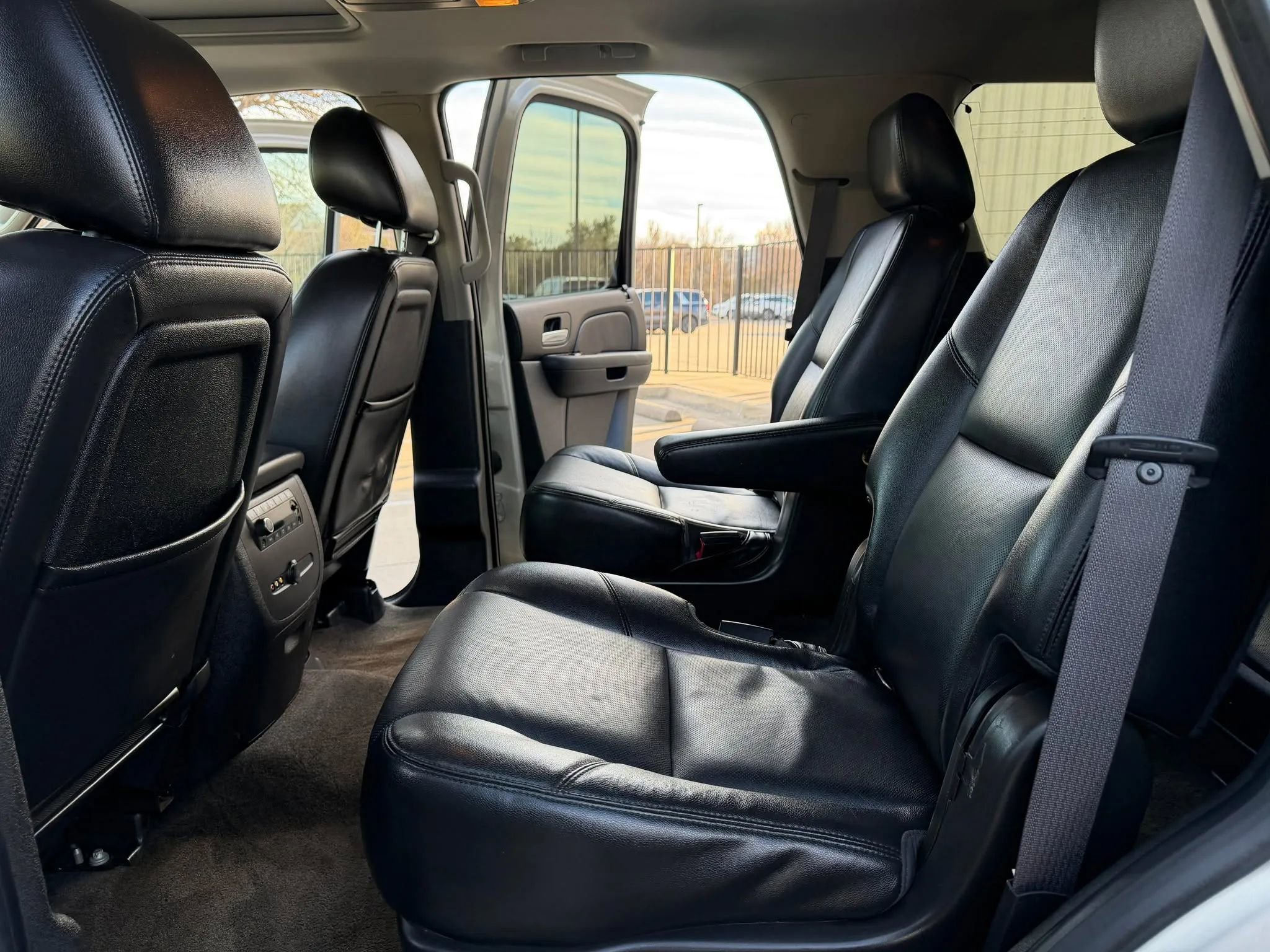 Used 2013 Chevrolet Tahoe LTZ image 24