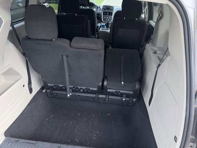 Used 2016 Dodge Grand Caravan SXT FWD image 15