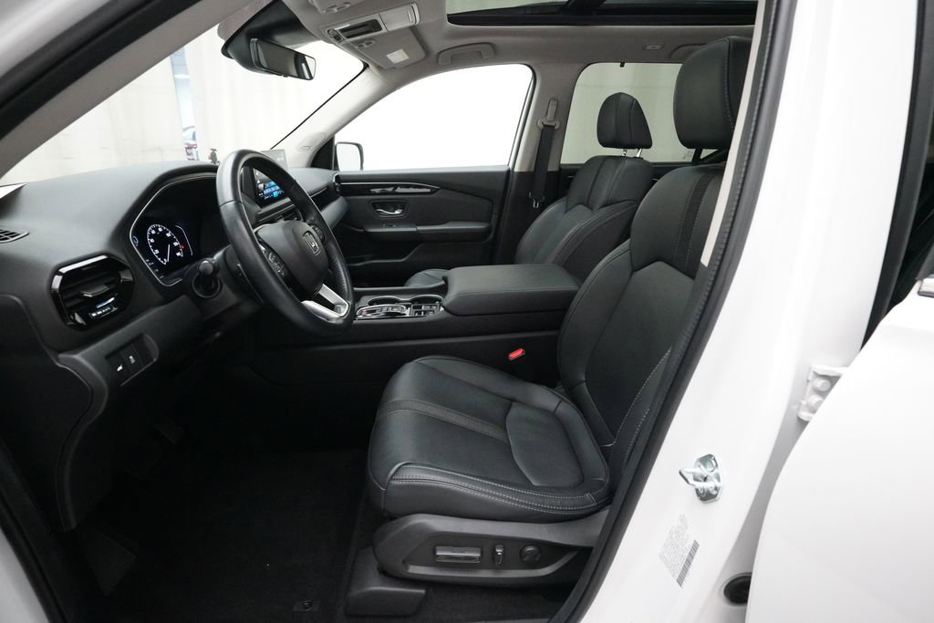 Certified 2024 Honda Pilot Touring image 7
