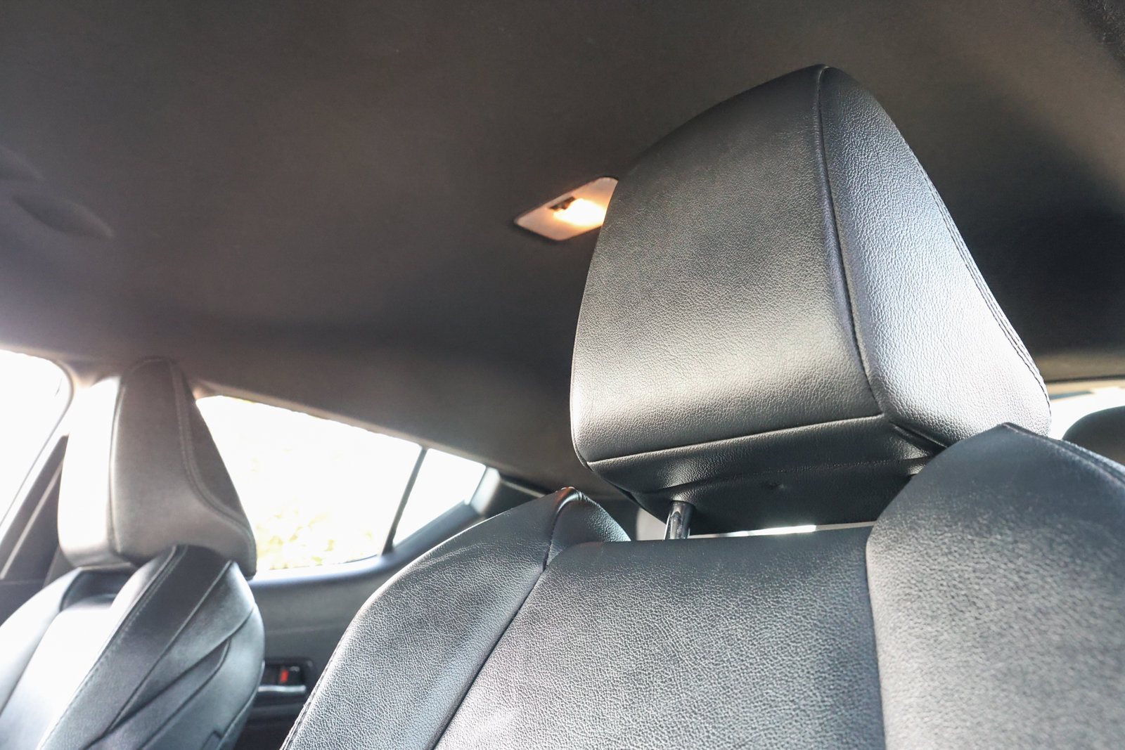 Used 2019 Toyota C-HR Limited FWD image 16
