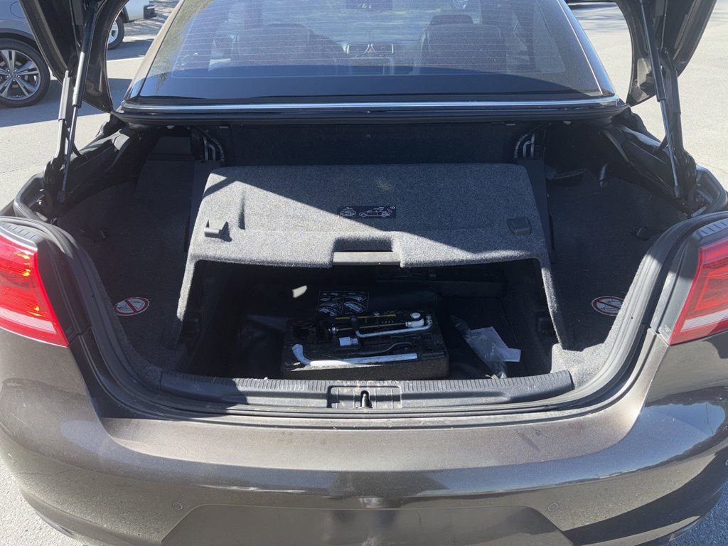Used 2012 Volkswagen Eos Executive FWD image 4