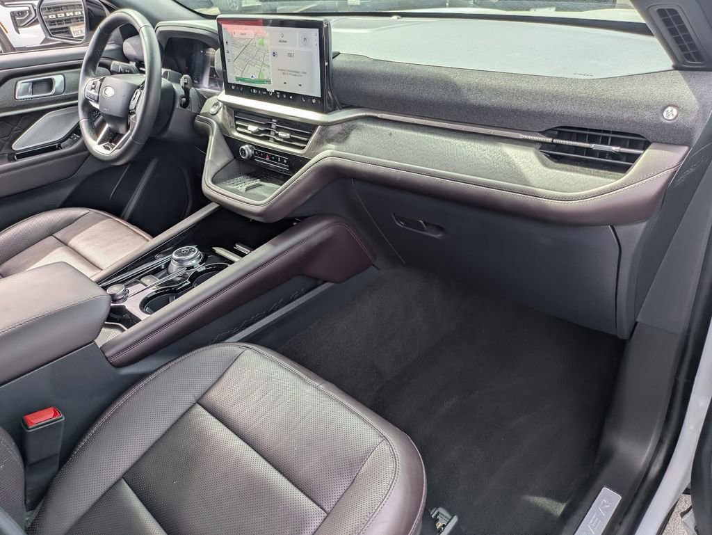 Used 2025 Ford Explorer Platinum w/ LUX Leather Package image 31