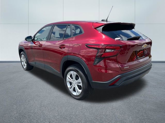Used 2025 Chevrolet Trax LS FWD image 7