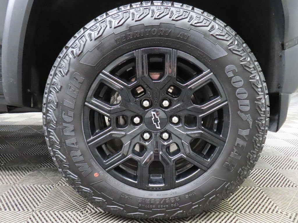 Used 2024 Chevrolet Colorado Trail Boss w/ Advanced Trailering Package AWD/4WD image 13