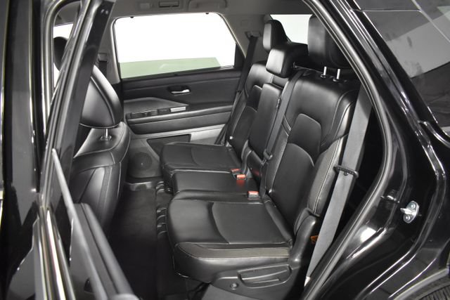 Used 2023 Nissan Pathfinder SL AWD/4WD image 30