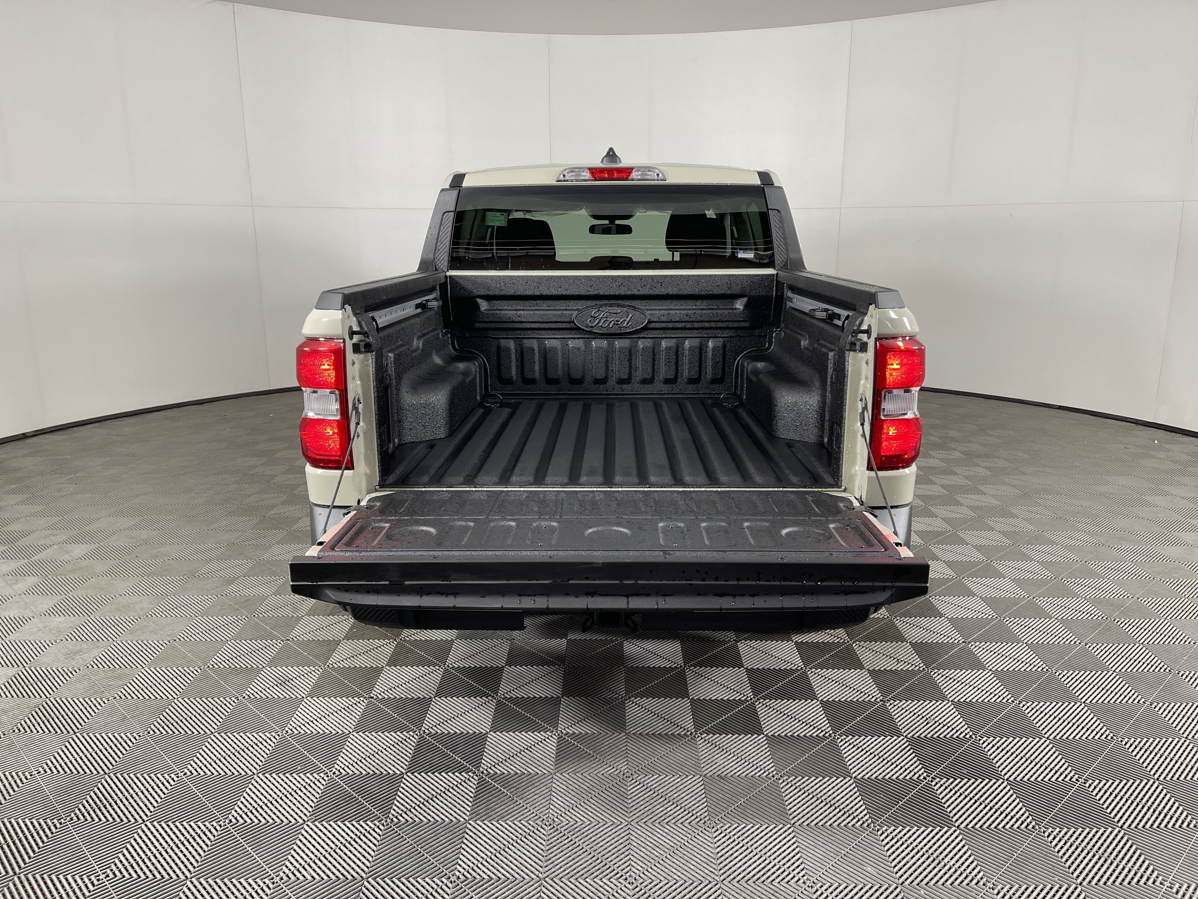 New 2025 Ford Maverick XLT w/ XLT Luxury Package image 9