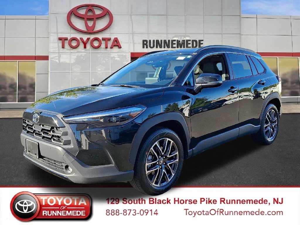 Certified 2026 Toyota Corolla Cross XLE FWD image 3
